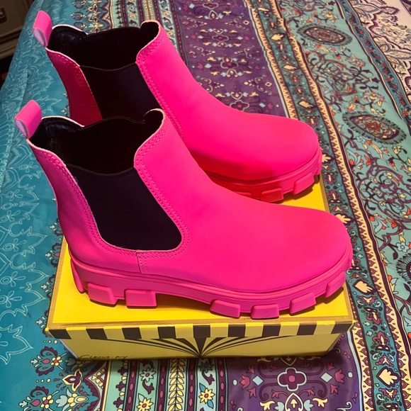 Circus by Sam Edelman Women's Darielle Lug Sole Chelsea
Boots💖 - Picture 6 of 6